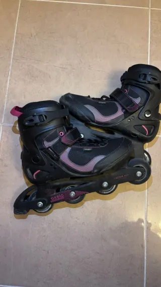 Patines en línea negros con detalles rosas