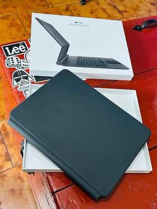 Magic Keyboard Apple per iPad Pro/Air 11