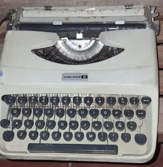 Máquina de Escribir Underwood 18