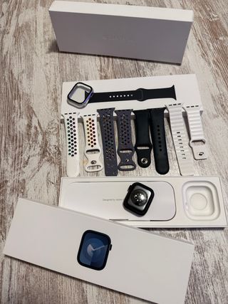Apple Watch Series 9 con 3 correas y la original.