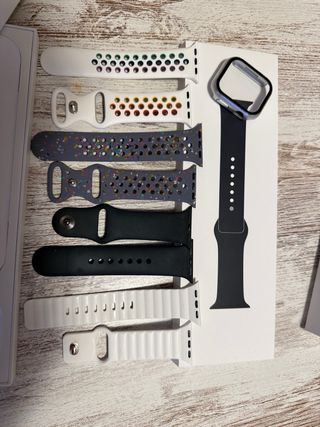 Apple Watch Series 9 con 3 correas y la original.