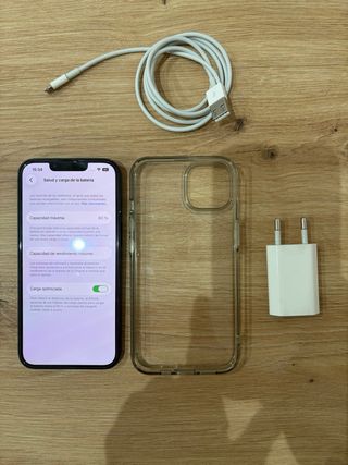 iPhone 14 128 GB con cargador y funda