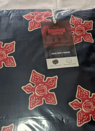 Plaid Trapuntato Stranger Things Netflix, nuovo