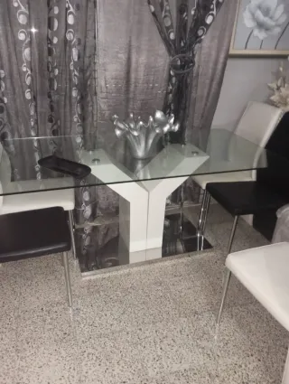 Mesa de salón cristal y metal