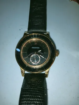 Reloj Swarovski Negro y Dorado