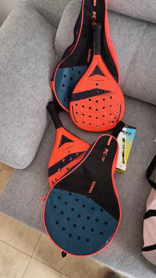 Raquetas de pádel Kuikma y pelotas