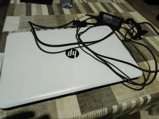 Portátil HP Blanco y Negro