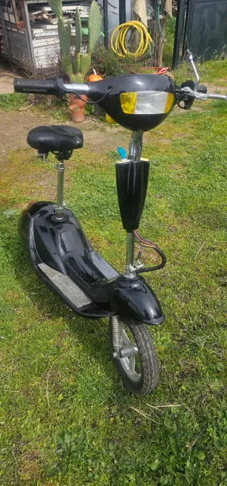 Patinete eléctrico con asiento