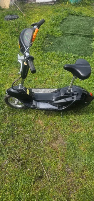 Patinete eléctrico con asiento