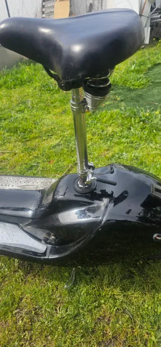 Patinete eléctrico con asiento