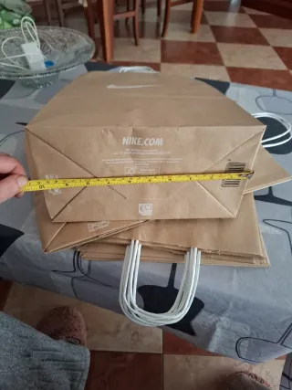 Bolsas de papel Nike nuevas 40x26