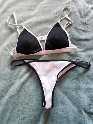 Conjunto Bikini Negro y Blanco M/L sin cuerdas