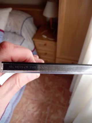 Secrets of the Moon " antíthesis "