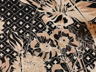 Precioso Vestido ALEKS floral negro y beige