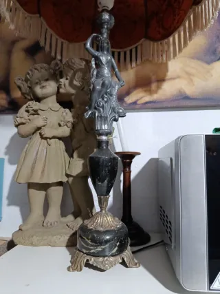 Lampara de mesa de noche o comoda