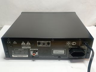 Denon DCD-F109 CD Player con USB