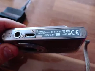 Cámara Casio Exilim EX-S770 + Cargador + Tarjeta