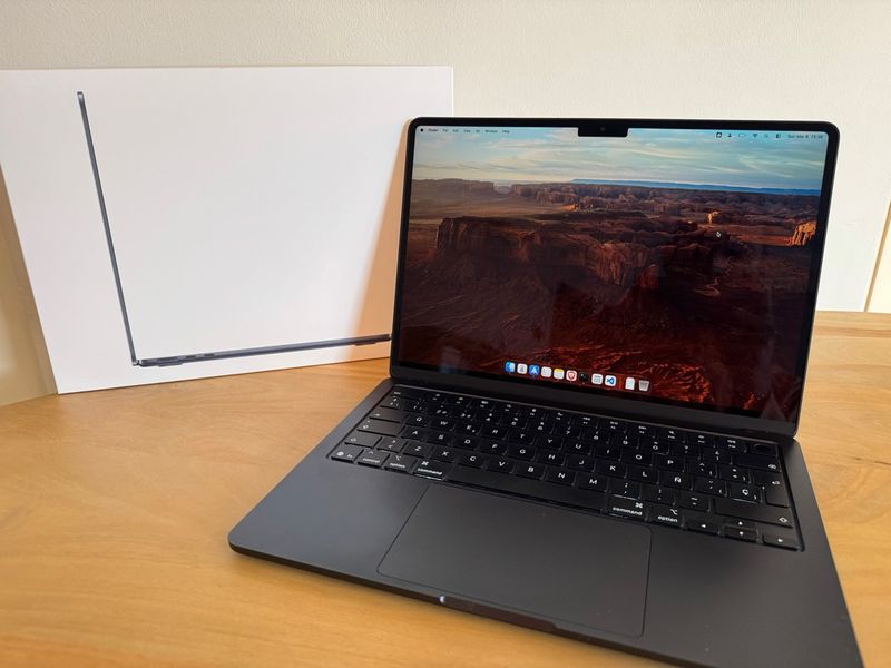 MacBook Air M4 2025 Space Gray