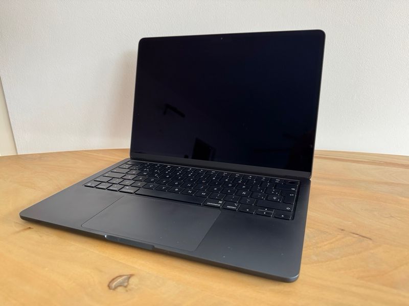 MacBook Air M4 2025 Space Gray afbeelding 2
