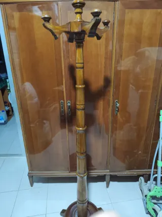 Perchero de madera vintage