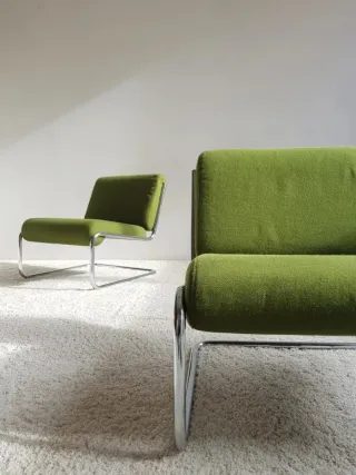 Butaca baja cantilever. Vintage, 70s.