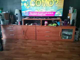 Mueble de comedor madera y cristal