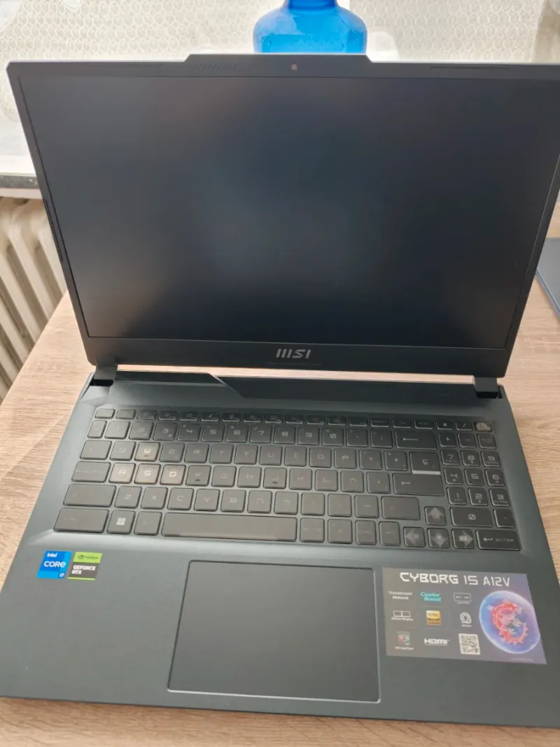 Portátil MSI Cyborg 15 A12V