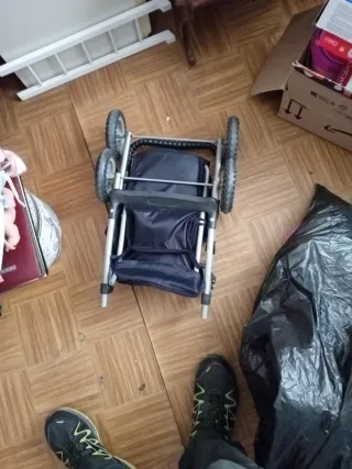 Carrito de muñecas pequeño