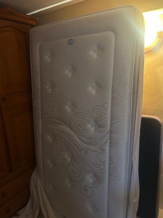 Colchón 105cm y base tapizada