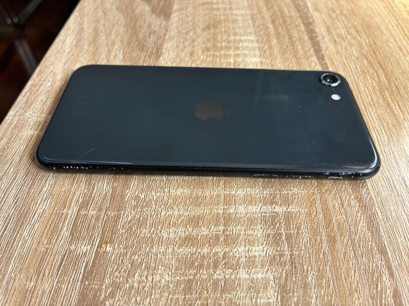 iPhone SE 2 128GB Negro afbeelding 4