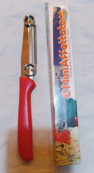 Ricciolino: Affettatrice e crea riccioli