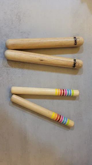 Claves de percusión de madera