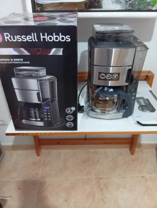 Cafetera Russell Hobbs con molinillo
