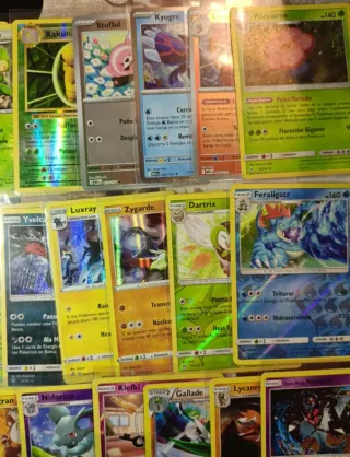 Lote de 30 Cartas Pokémon  Holo/Reverse ORIGINALES