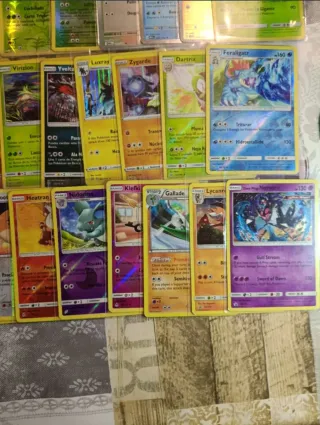 Lote de 30 Cartas Pokémon  Holo/Reverse ORIGINALES