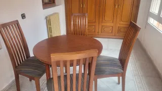 Mesa extensible comedor con 4 sillas
