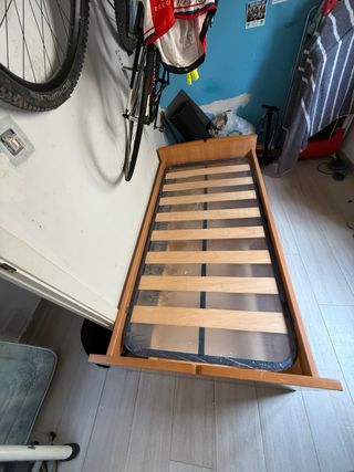 Cama individual madera clara PRECIO NEGOCIABLE