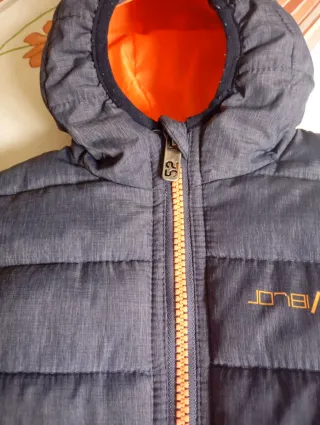 Chaquetón niño azul y naranja
