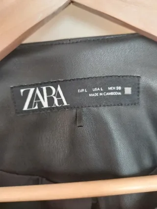 Chaqueta Zara polipiel negra