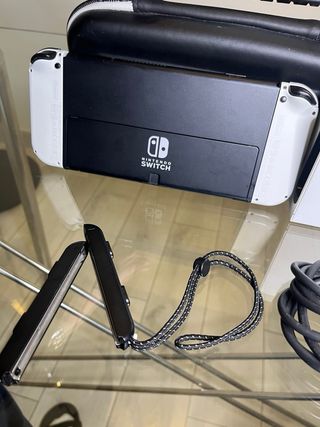 COM'È NUOVO! Accessori OLED + per Nintendo Switch
