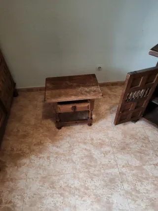 Comoda castellana antigua madera