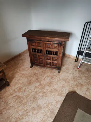 Comoda castellana antigua madera
