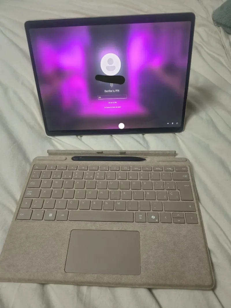 Microsoft Surface Pro Copilot+ PC 16GB RAM 512GB