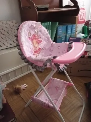 Trona de juguete rosa