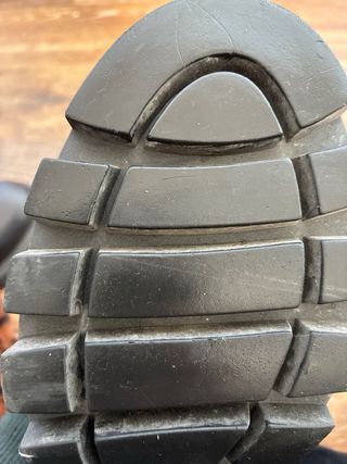 Botines negros de piel con cremallera