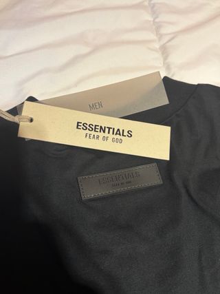 Camiseta ESSENTIALS Negra Talla M