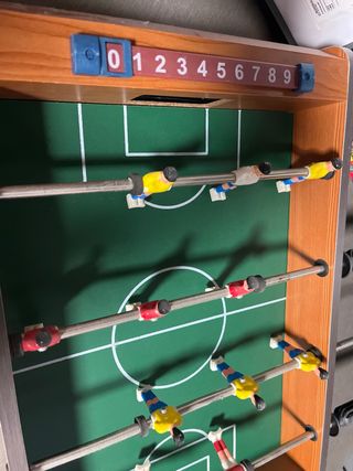 Futbolín pequeño de mesa