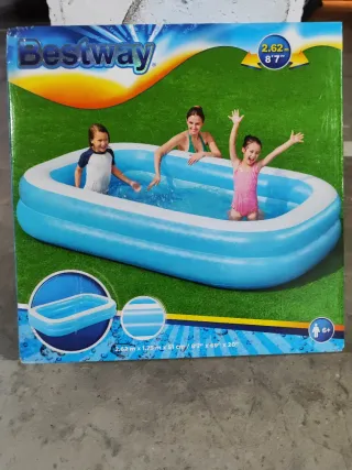 Piscina inflable Bestway 2.62m. Nueva, sin usar