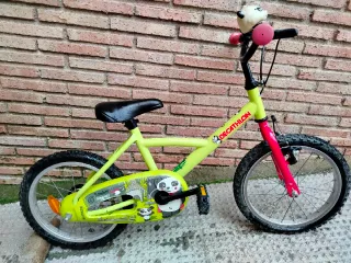 Bicicleta infantil Decathlon 16 con ruedines