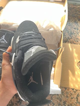 Air Jordan 4 Retro White Thunder